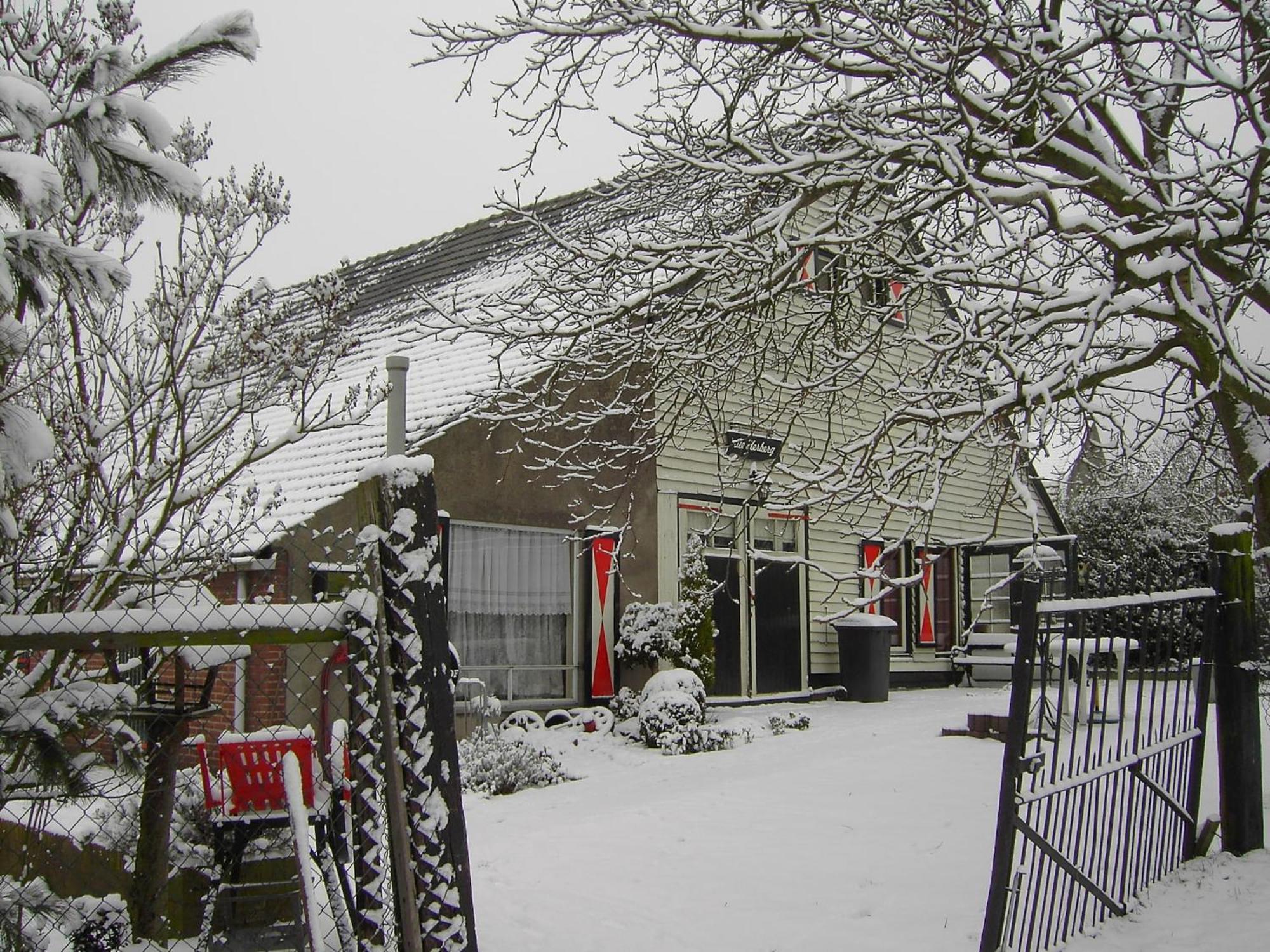 Cozy Holiday Home In Bergen Op Zoom With Garden ภายนอก รูปภาพ